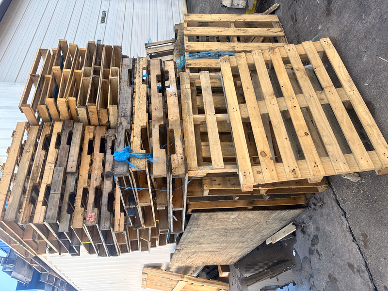Huntington Beach, California - Grade B Standard Wood Pallets