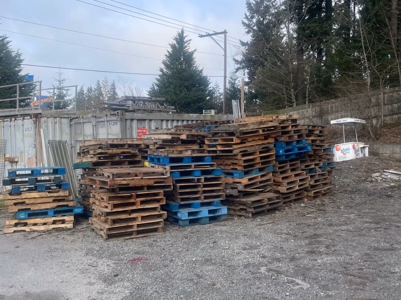 Glendale, California - Grade A Premium 48x40 Wood Pallets