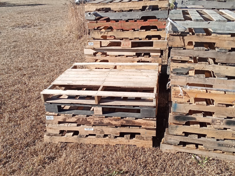 Glendale, California - Grade C Economy Wood Pallets