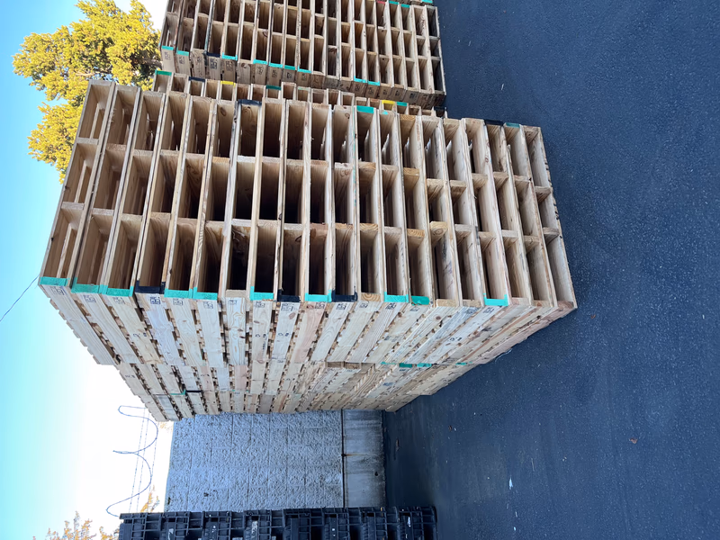 Elk Grove, California - Grade A Premium 48x40 Wood Pallets