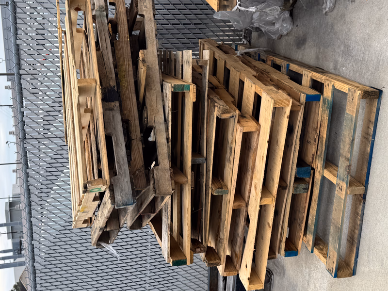Sugar Land, Texas - Grade B Standard Wood Pallets