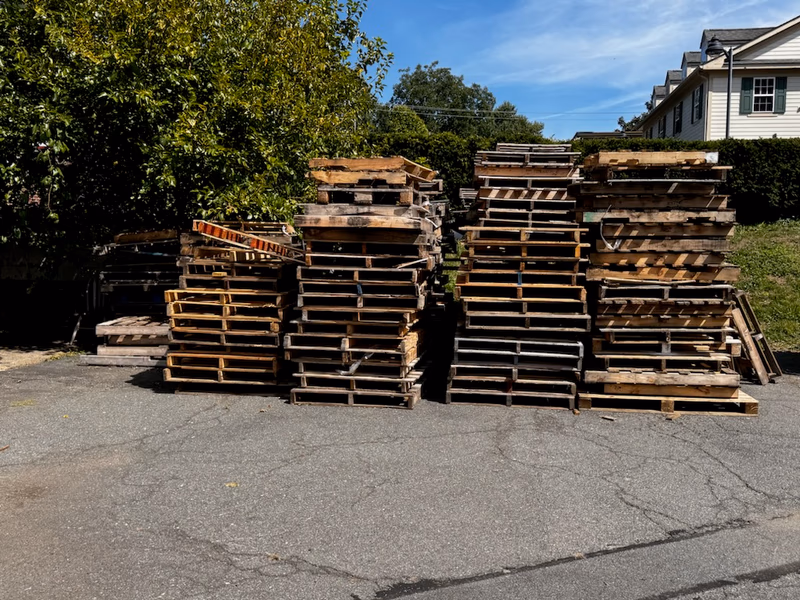 Sugar Land, Texas - Grade C Economy Wood Pallets