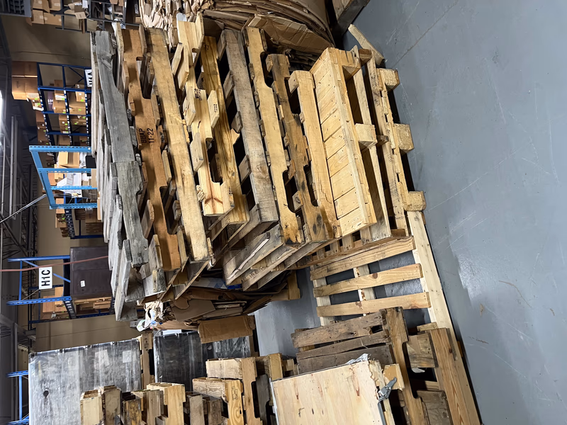 Edinburg, Texas - Grade B Standard Wood Pallets
