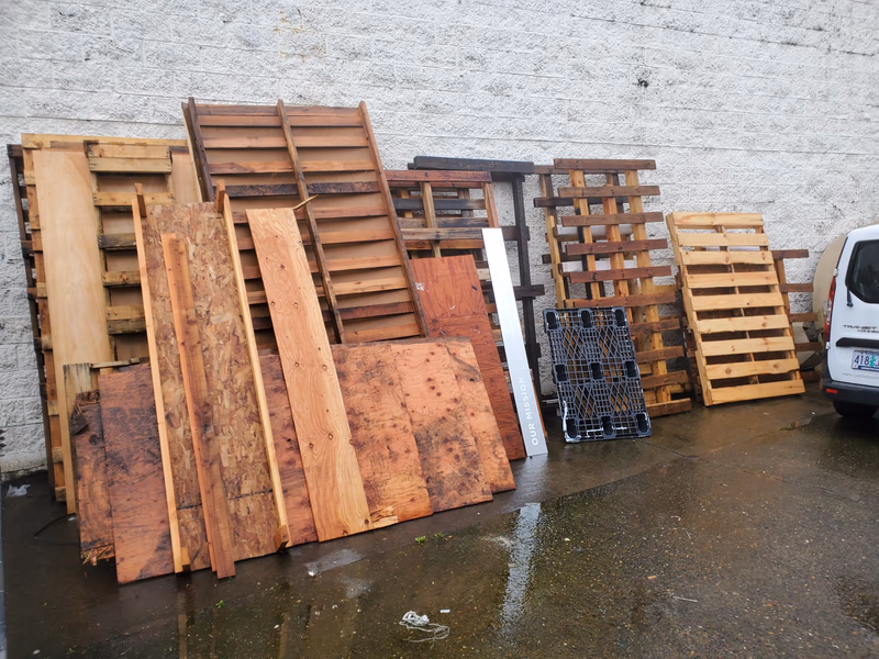 Oceanside, California - Grade C Economy Wood Pallets