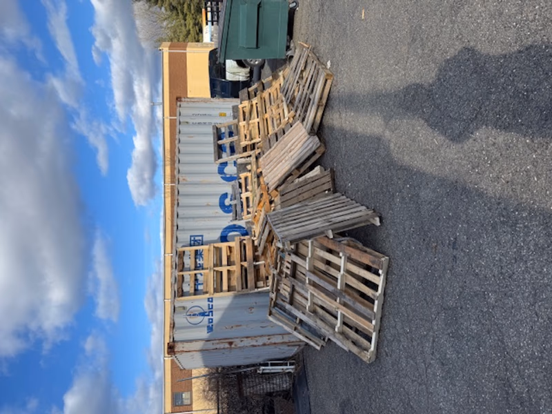 Lancaster, California - Grade A Premium 48x40 Wood Pallets