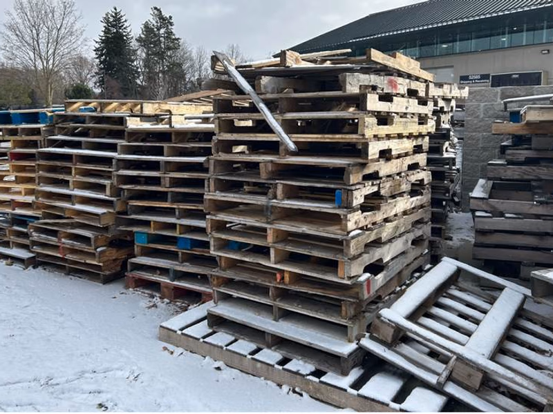 San Angelo, Texas - Grade A Premium 48x40 Wood Pallets