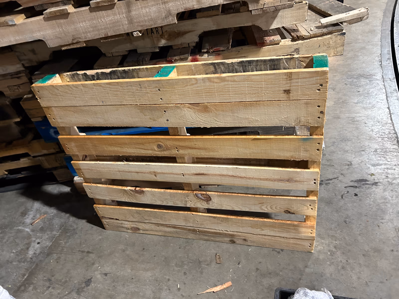 Corona, California - Grade B Standard Wood Pallets