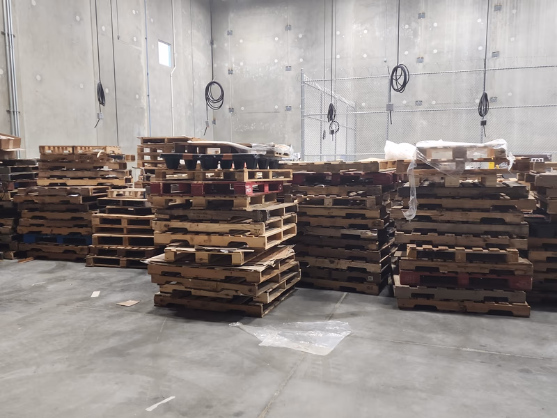Escondido, California - Grade B Standard Wood Pallets