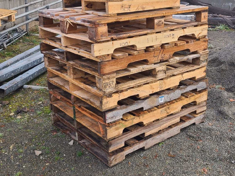 Escondido, California - Grade C Economy Wood Pallets