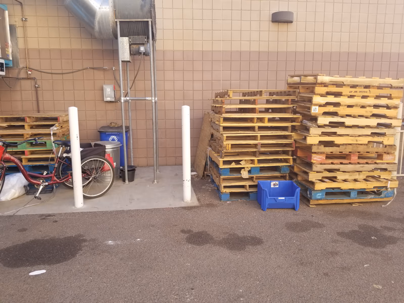 Pasadena, California - Grade A Premium 48x40 Wood Pallets