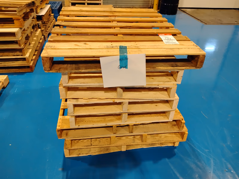 Renton, Washington - Grade A Premium 48x40 Wood Pallets
