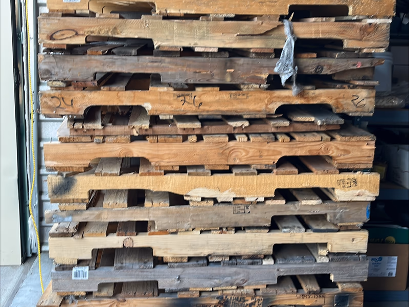 Fairfield, California - Grade A Premium 48x40 Wood Pallets