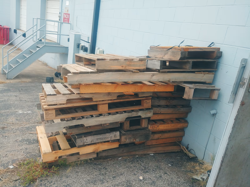 Murrieta, California - Grade C Economy Wood Pallets