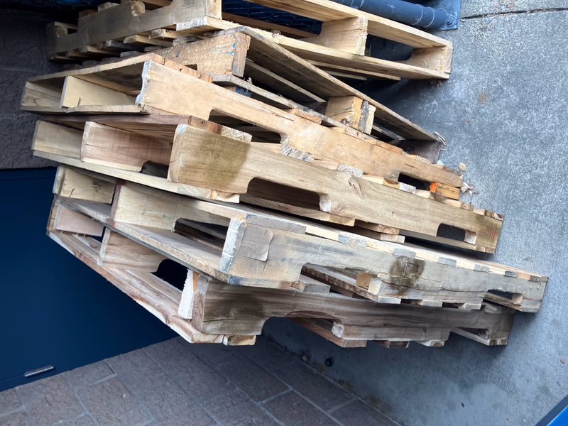 Downey, California - Grade A Premium 48x40 Wood Pallets