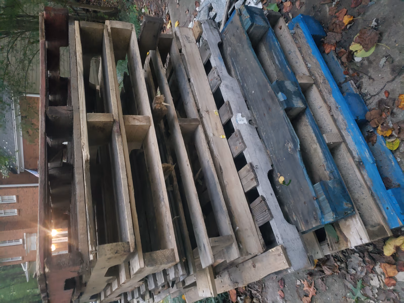 El Monte, California - Grade B Standard Wood Pallets