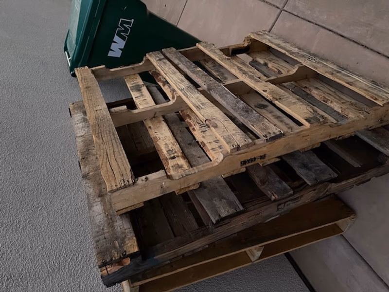 San Mateo, California - Grade A Premium 48x40 Wood Pallets
