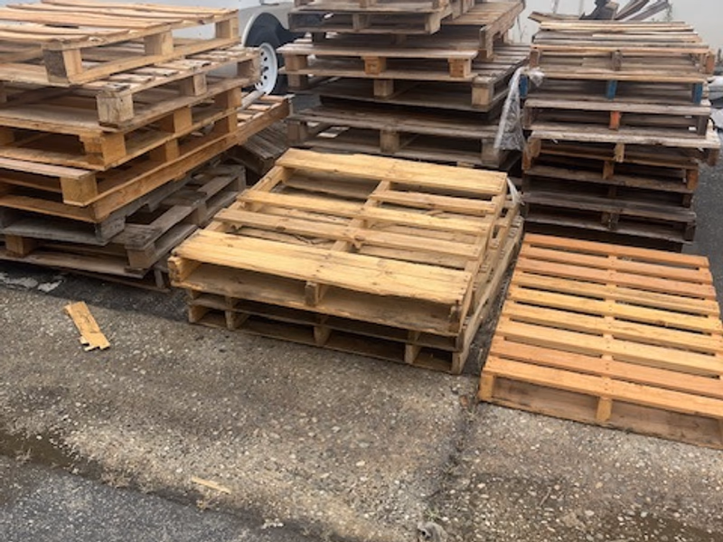 Daly City, California - Grade B Standard Wood Pallets