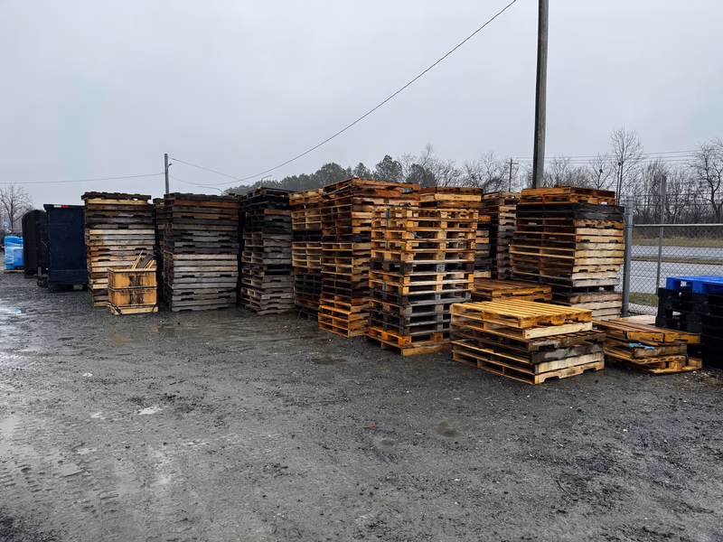 Boulder, Colorado - Grade A Premium 48x40 Wood Pallets