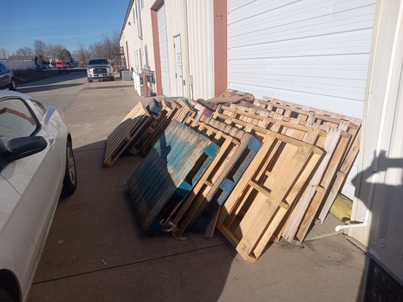 West Palm Beach, Florida - Grade C Economy Wood Pallets