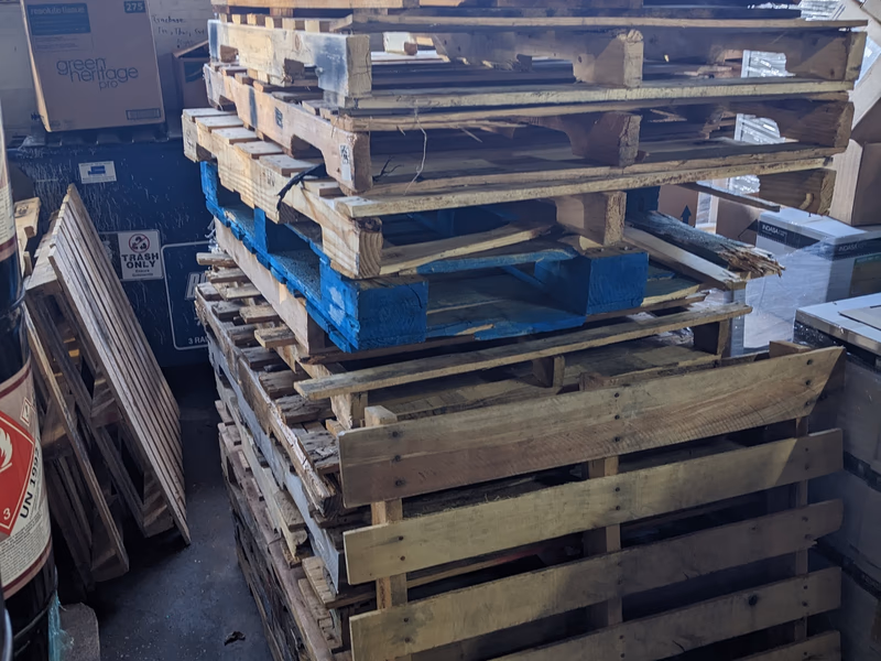 Quincy, Massachusetts - Grade A Premium 48x40 Wood Pallets