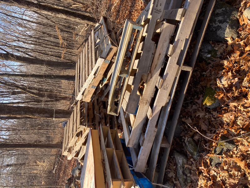 Independence, Missouri - Grade A Premium 48x40 Wood Pallets