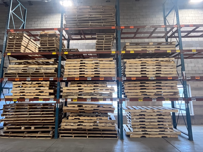 Irving, Texas - Grade A Premium 48x40 Wood Pallets