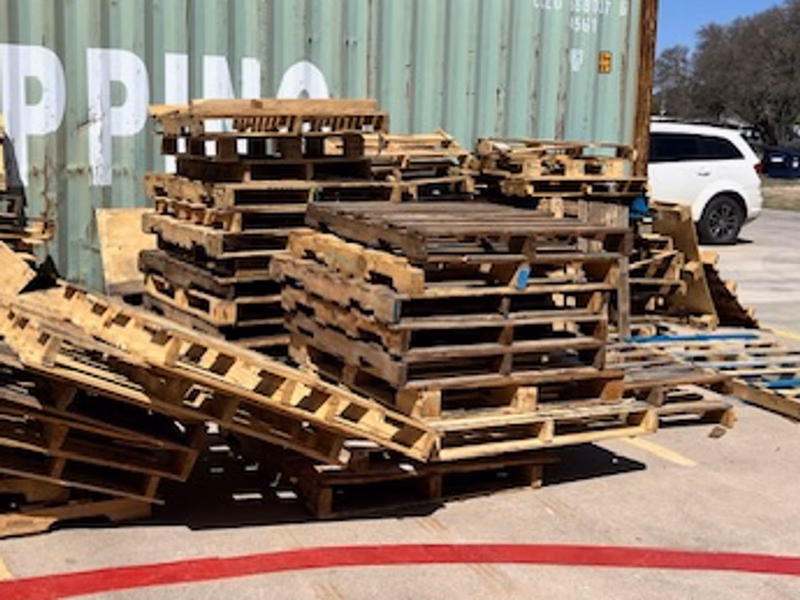 Killeen, Texas - Grade A Premium 48x40 Wood Pallets