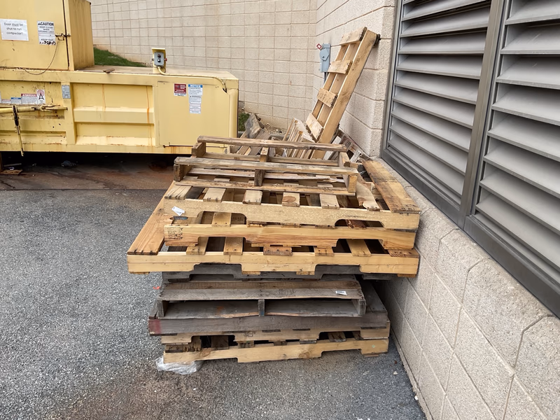 College Station, Texas - Grade C Economy Wood Pallets