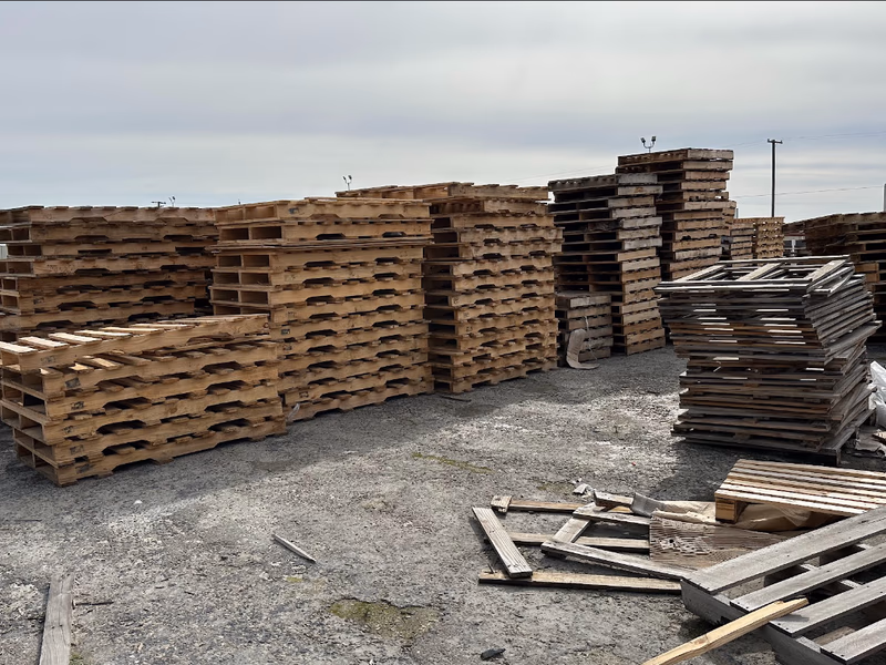 Downey, California - Grade B Standard Wood Pallets