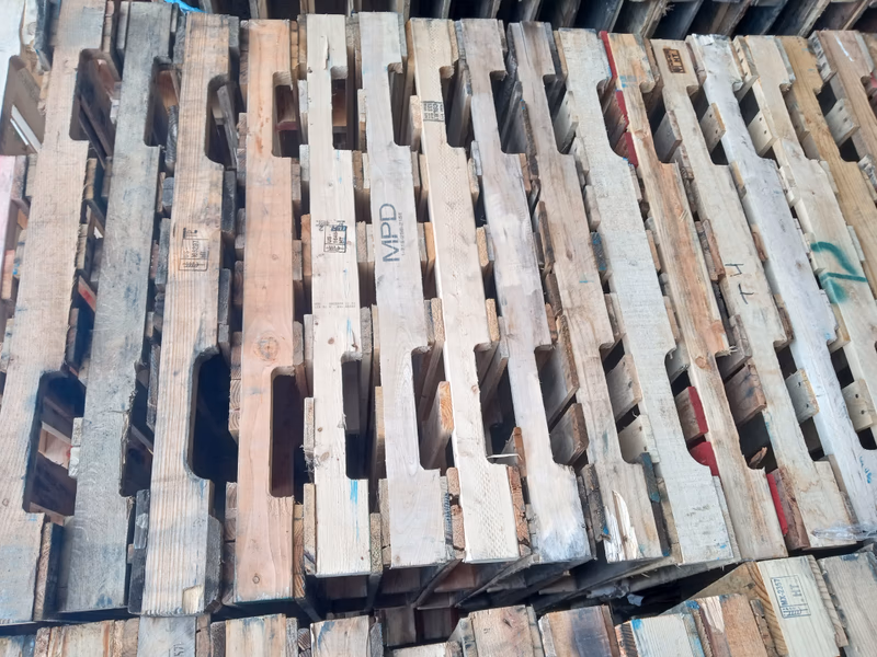 Fort Lauderdale, Florida - Grade A Premium 48x40 Wood Pallets