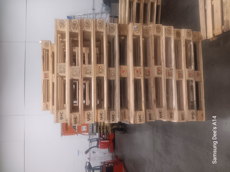 Knik Fairview, Alaska - Grade A Premium 48x40 Wood Pallets