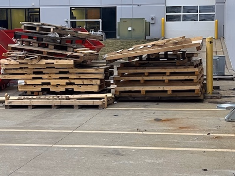 League City, Texas - Grade B Standard Wood Pallets