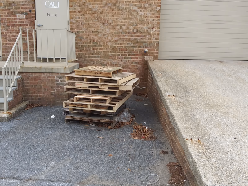 Palmdale, California - Grade C Economy Wood Pallets