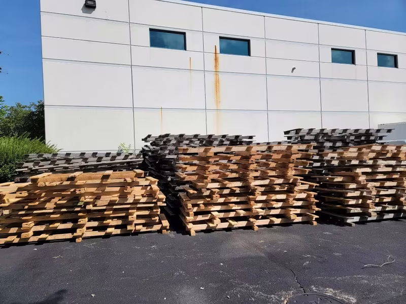 Stamford, Connecticut - Grade C Economy Wood Pallets
